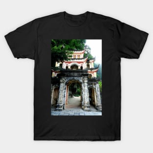 Vietnam - Ninh Binh Tam Coc , Pagode de Bich Dong T-Shirt